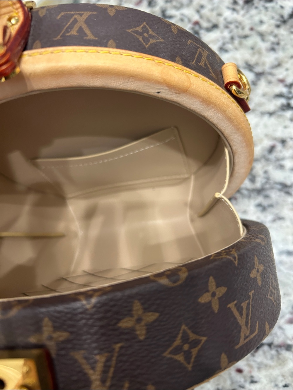 Monogram Boite Chapeau Souple MM round bag clutch - Picture 5 of 6